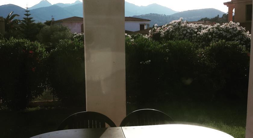 Li Piri Bed and Breakfast San Teodoro  Kamer foto