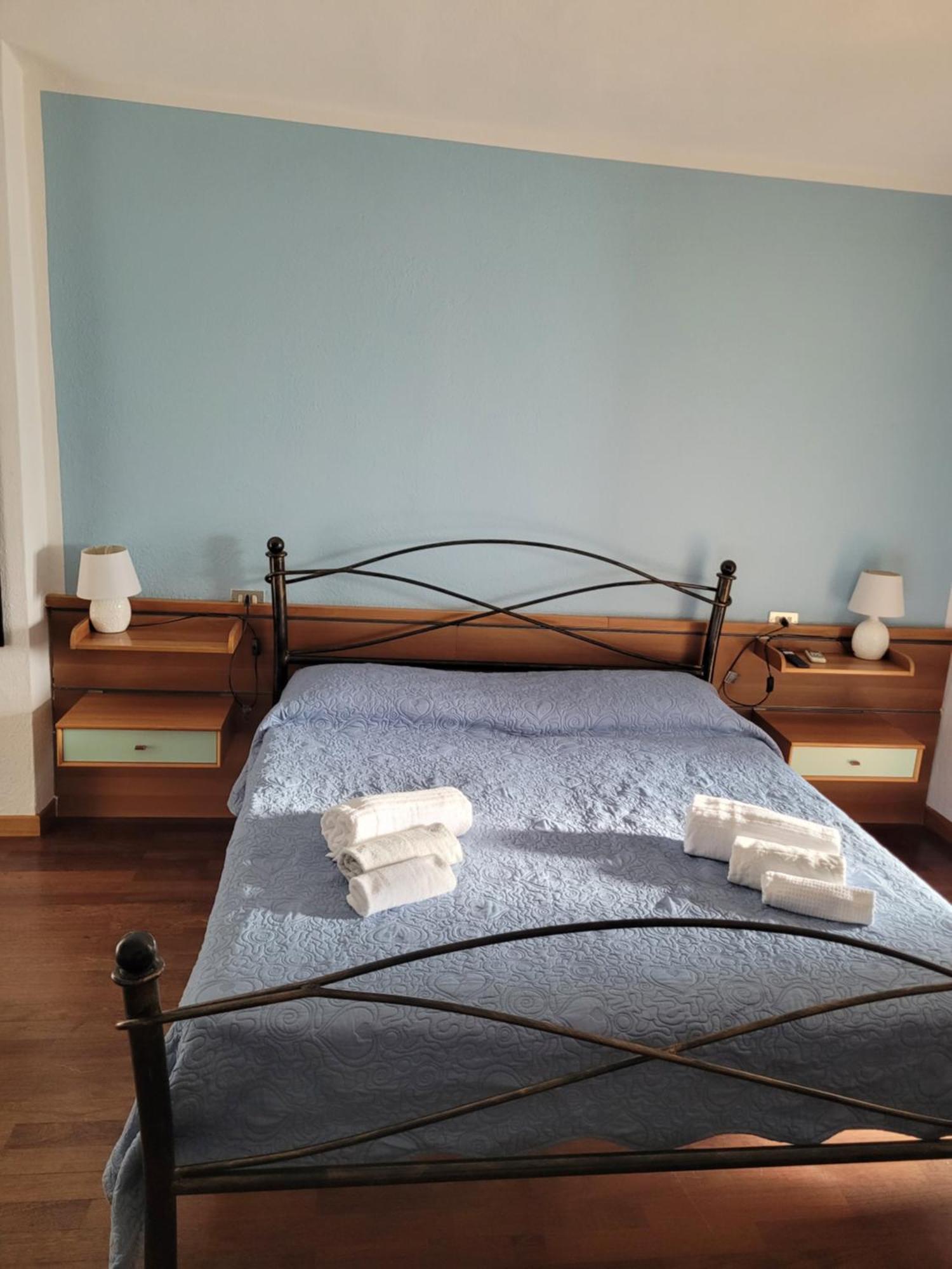 Li Piri Bed and Breakfast San Teodoro  Buitenkant foto