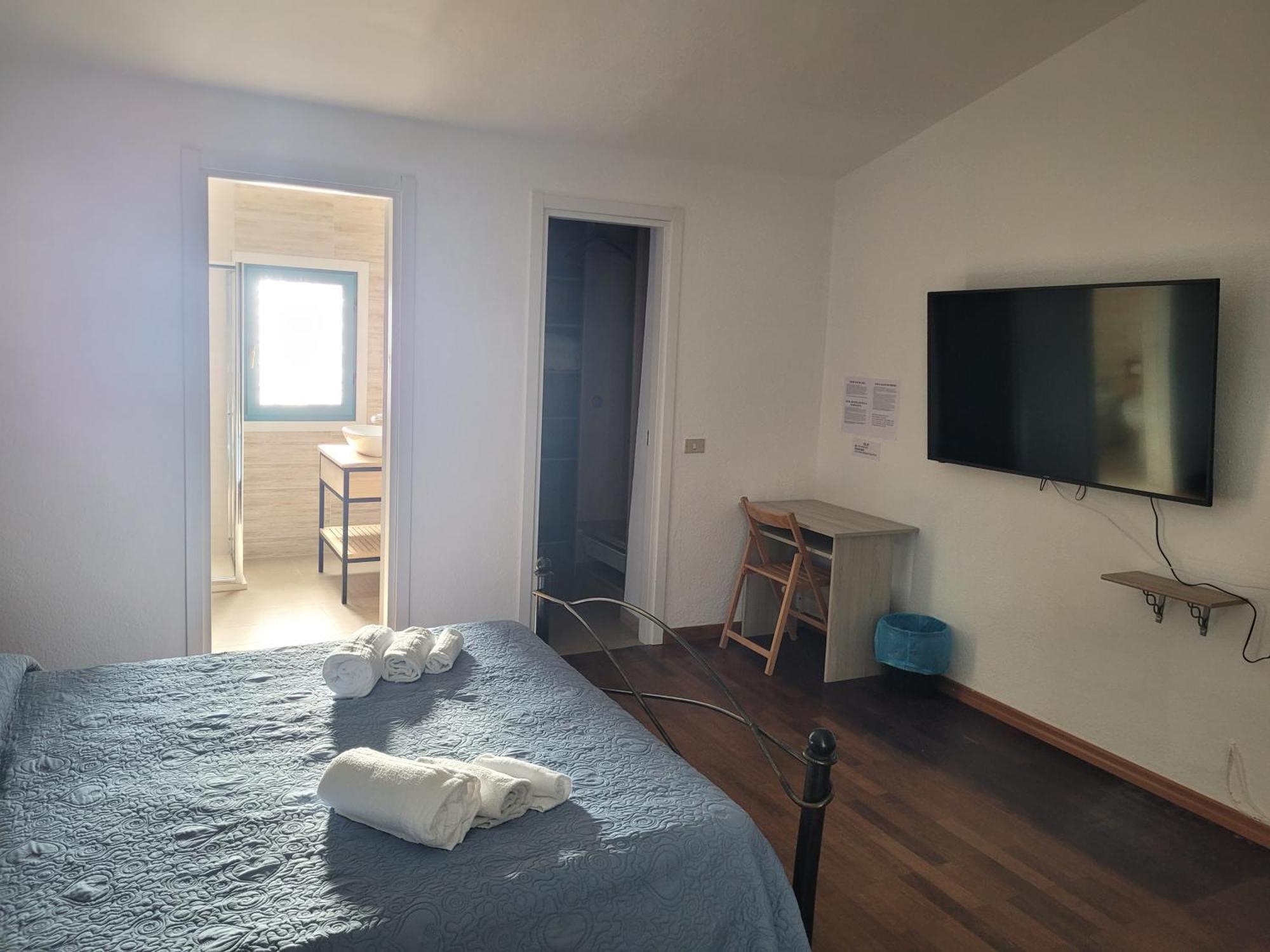 Li Piri Bed and Breakfast San Teodoro  Buitenkant foto