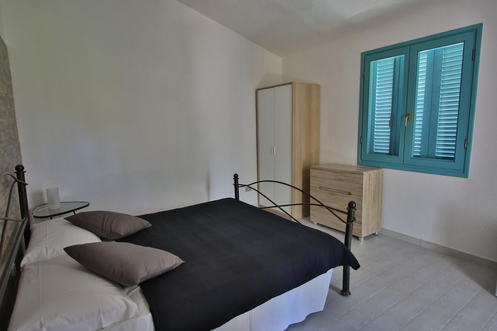 Li Piri Bed and Breakfast San Teodoro  Buitenkant foto